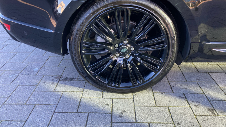 Land Rover Range Rover Sport 3.0 D300 HSE Dynamic Black 5dr Auto Diesel Estate